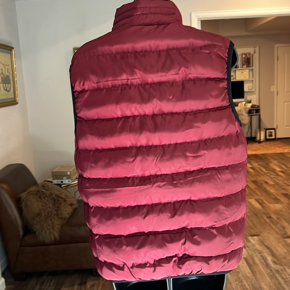 Sleeveless Vest | Large (feels like a Medium) | Unisex | Maroon - Picture 5 of 12